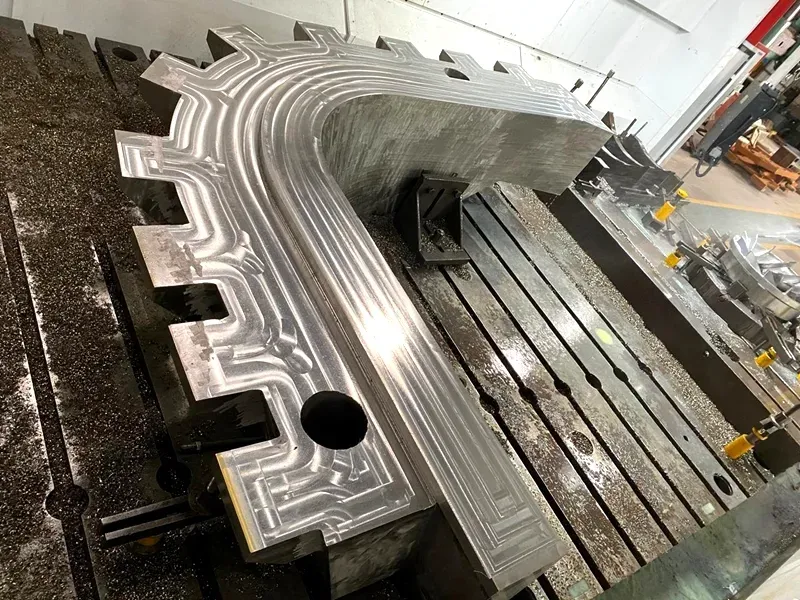 kravzik-large-scale-cnc-milling-heavy-duty-workpiece