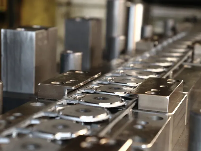 kravzik-high-speed-progressive-die-stamping-services