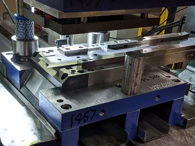 kravzik-high-speed-automated-production-mass-metal-stamping