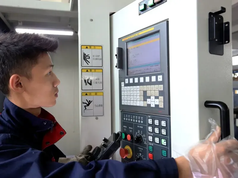 kravzik-manufacturing-prototype-to-volume-scaling