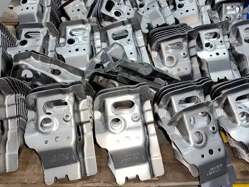 kravzik-logistics-metal-stamping-high-strength-alloy-load-bearing-reinforcements