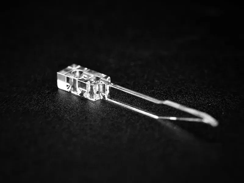 kravzik-wafer-handling-micro-precision-transparent-component